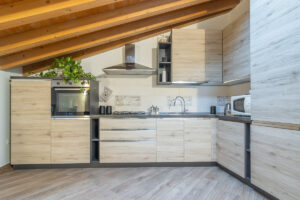 mansarda open space, cucina completa